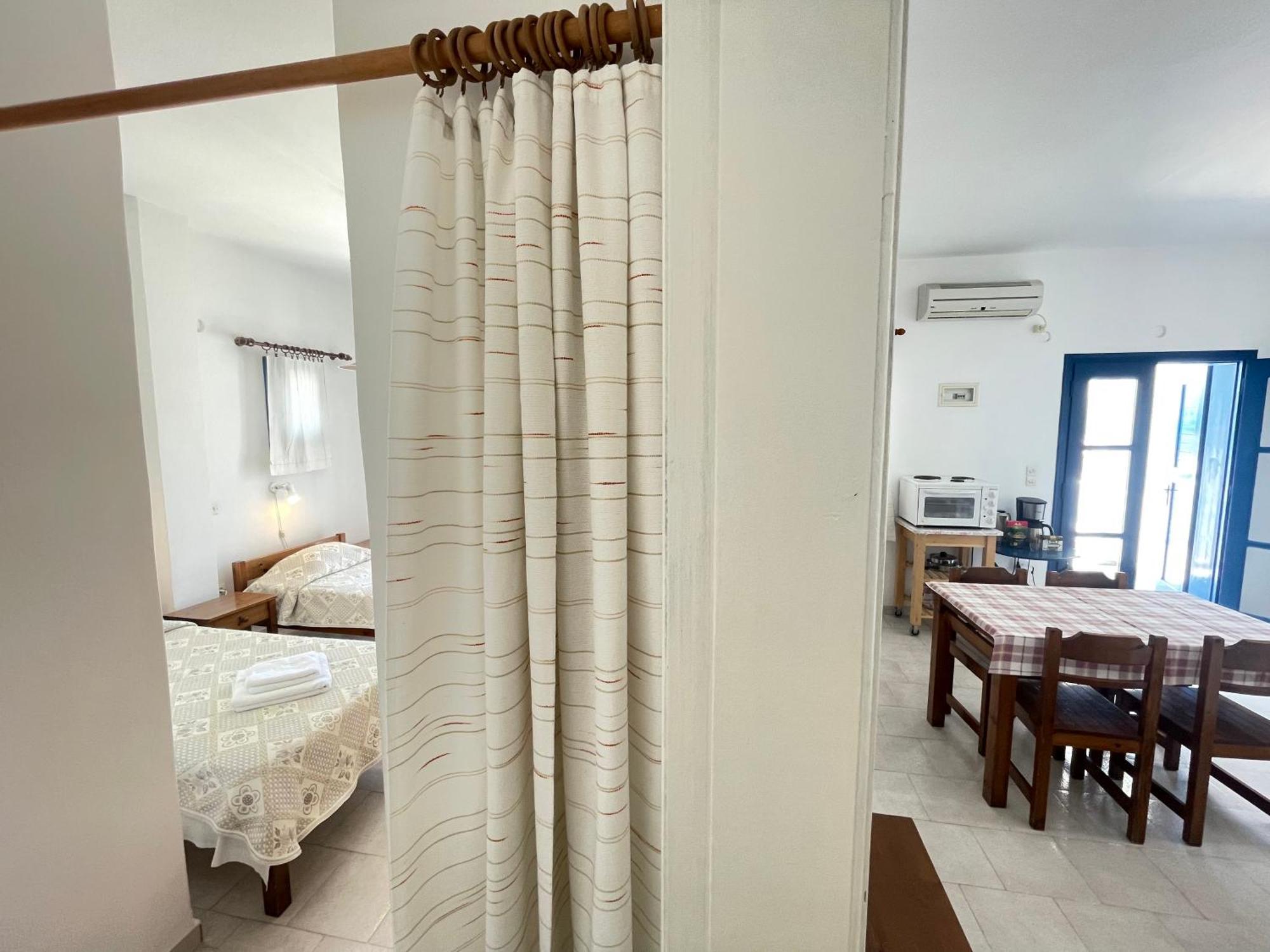 Thalassitis Coastal Apartments Perivolos  Eksteriør billede